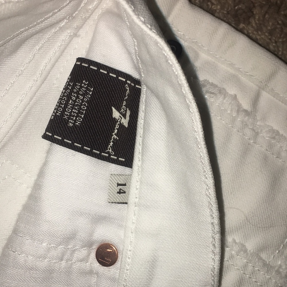 White shorts! - Picture 4 of 4